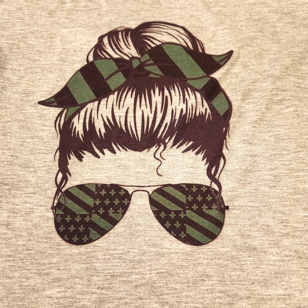 Messy Bun Fleur-De-Lis Gray Green Black Top - Picture 2 of 6